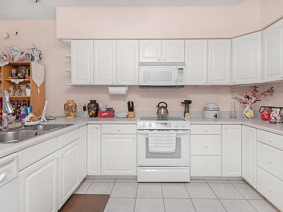3rd image of 573 Berry Patch Rd