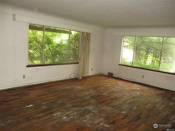 3rd image of 418 E 93rd Street
