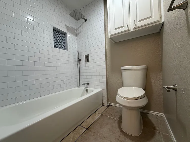 206 S Nolan River Rd #12 — Photo 11