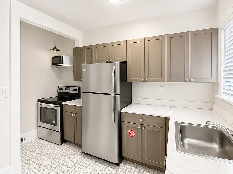 1508 N Robinson Ave #1 — Photo 2