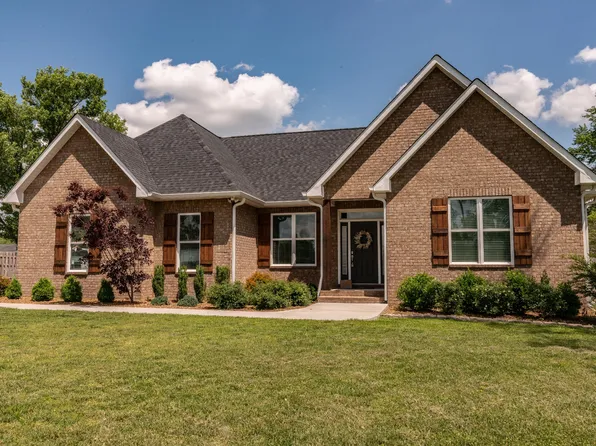 213 Skyview Ln, Tullahoma, TN 37388