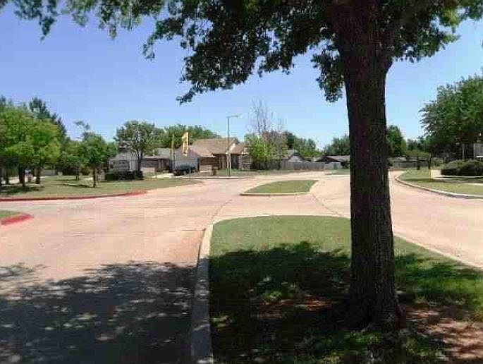 2nd image of 2703 Indian Creek Blvd
