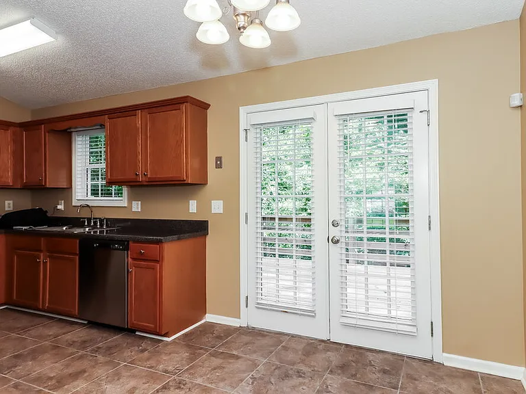 233 Galvin Trl — Photo 9