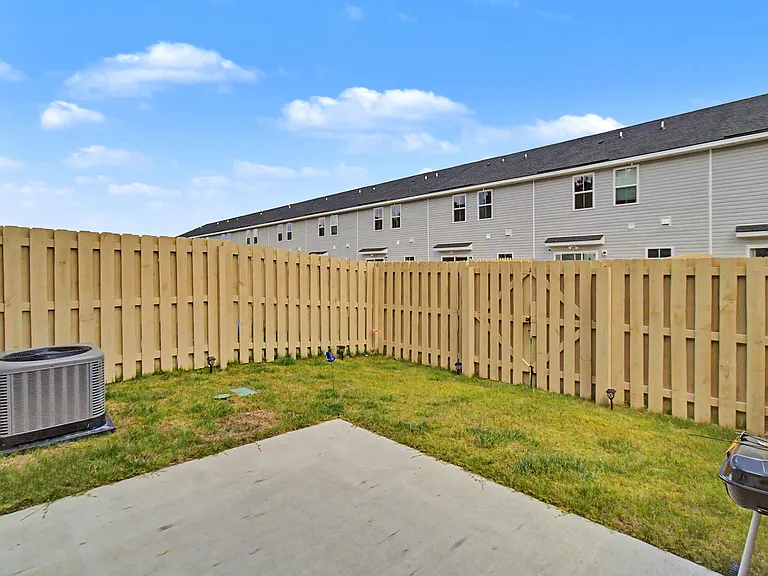 106 Heirloom Rd — Photo 23