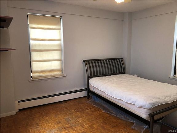 3rd image of 104 Pearsall Dr APT 3B