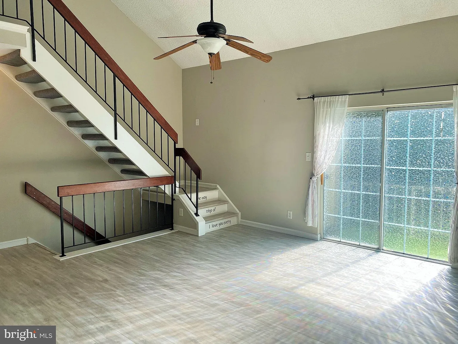 2 bed, 1.0 bath, 1164 sqft, $2,150 — Photo 3