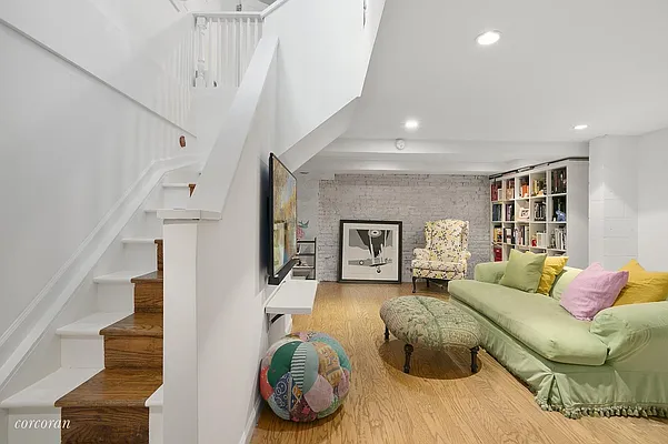 Sold by Corcoran | media 21