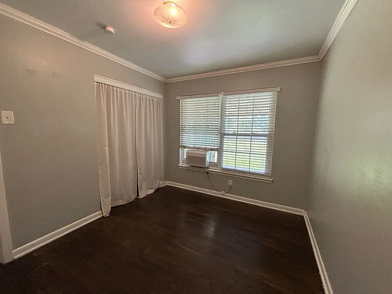 318 Sprucewood Ln — Photo 12