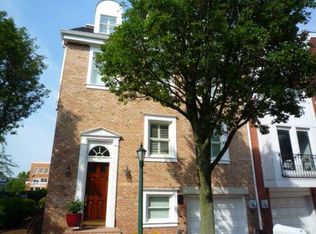 13 Half Moon Isle, Jersey City, NJ 07305