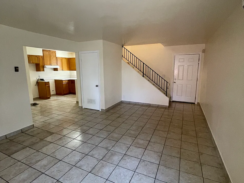 4979 Auburn Dr #1