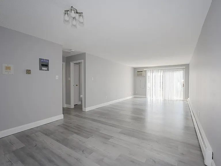 1 Pembroke Dr #19 — Photo 1