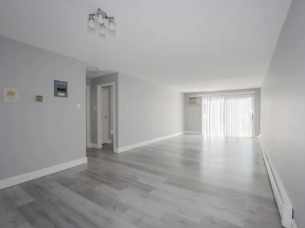 1 Pembroke Dr Unit 19, Derry, NH 03038