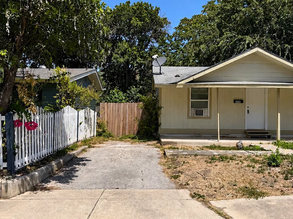135 E Burcham Ave #A