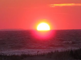 21 Mohawk Ave, East Atlantic Beach, NY 11561