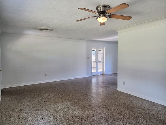 4th image of 1319 Royal Palm Dr S