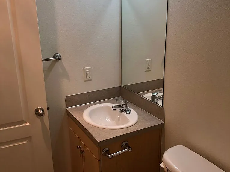 Falcon Ridge Apartments — Photo 28
