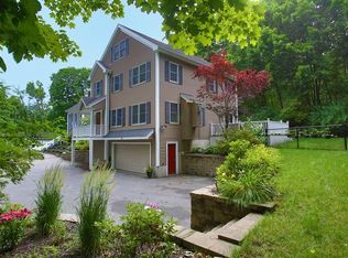 16 Caldwell Rd, Waltham, MA 02453