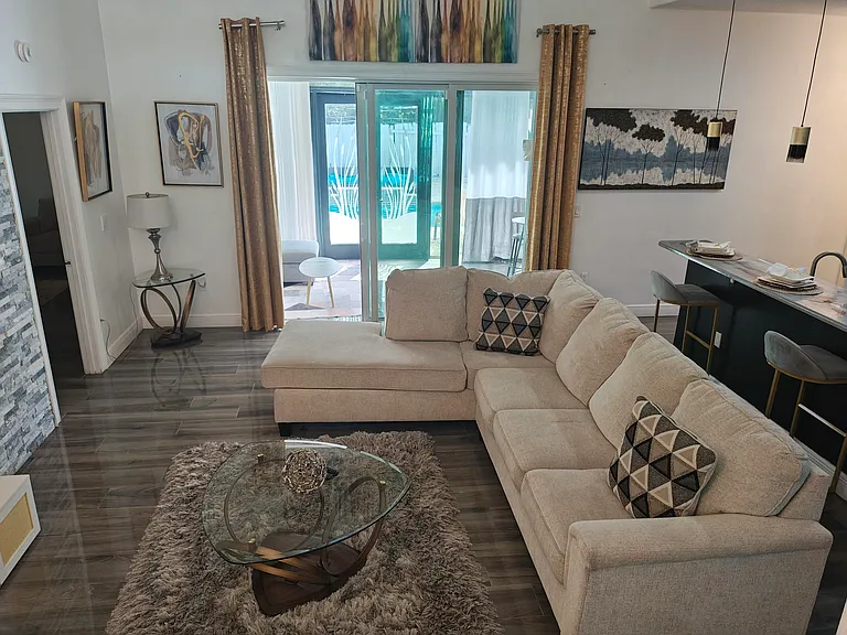 376 SW Tulip Blvd — Photo 30