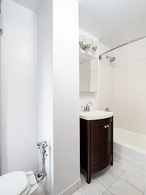 Rented by City Connections Realty | media 16