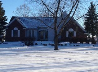 12870 Holtforth Rd, Fenton, MI 48430