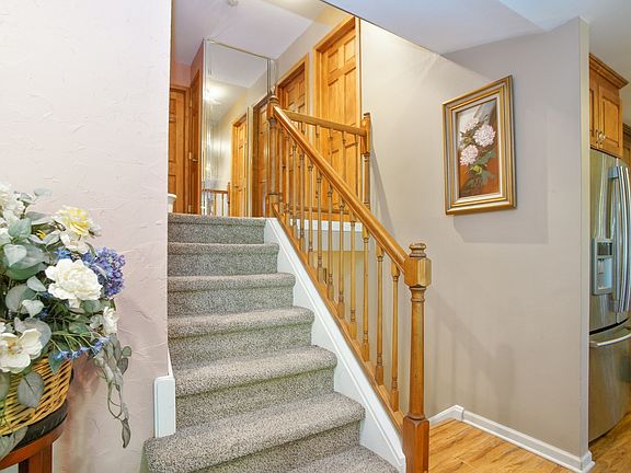 4th image of 6880 Longmeadow Ln