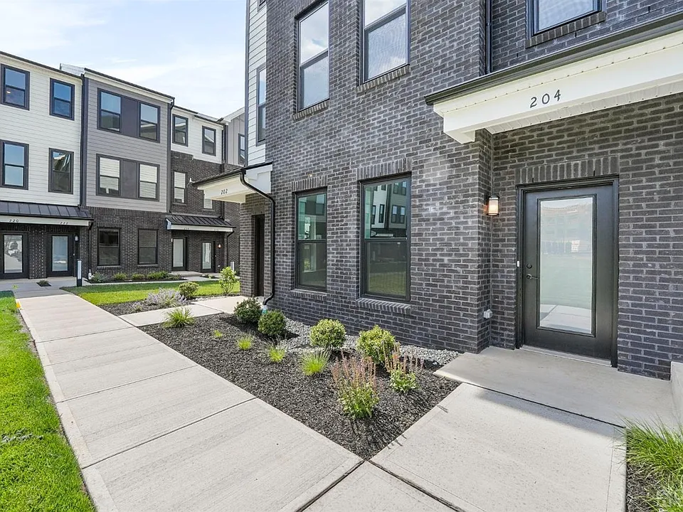 204 Lyla Ln