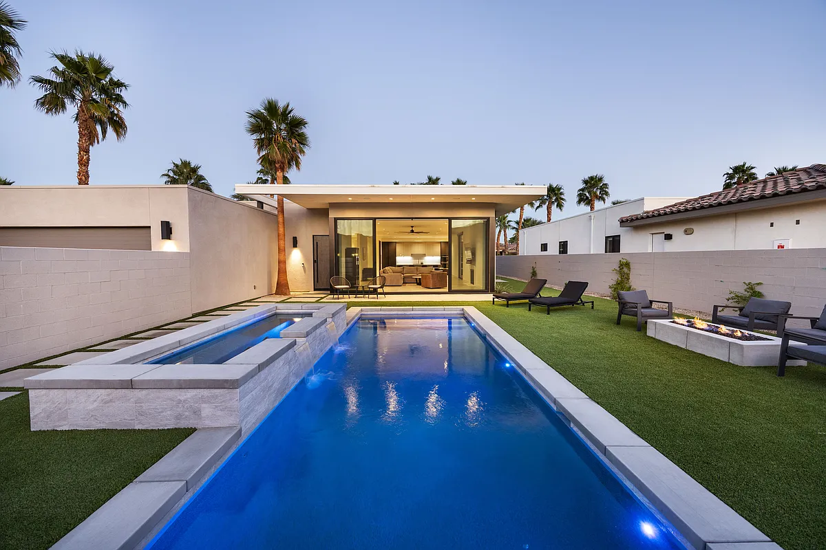 Welcome to Modern Bliss! - 57880 Salida Del Sol