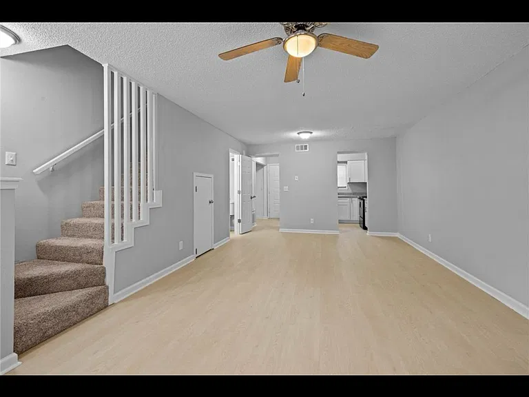1419 E Sequoyah Ct — Photo 8