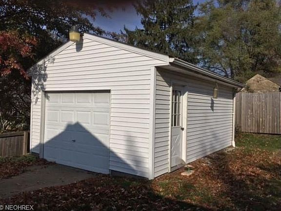 5th image of 1389 Indianola Ave