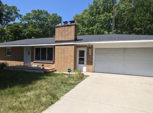 3555 Chippewa Dr, Muskegon, MI