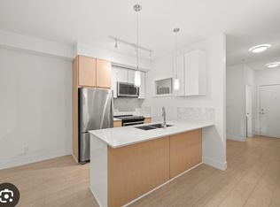 6468 195a St, Surrey, BC V4N6R6