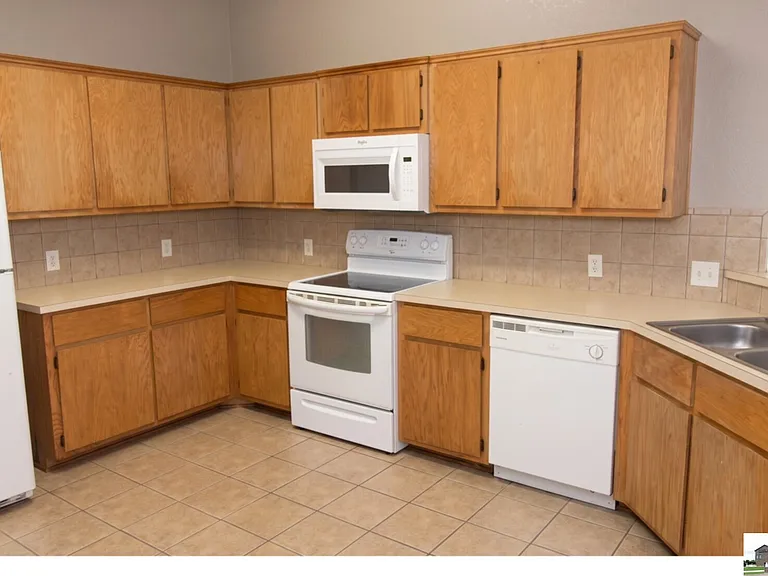 304 Jeff Gordon Dr #A — Photo 5