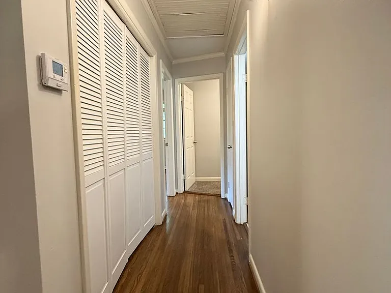 9115 Oak Grove Ln — Photo 10