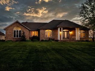 1005 Golf Course Rd, Marion, IL 62959