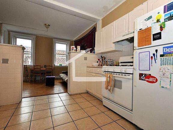 2nd image of 68 Egmont St #16