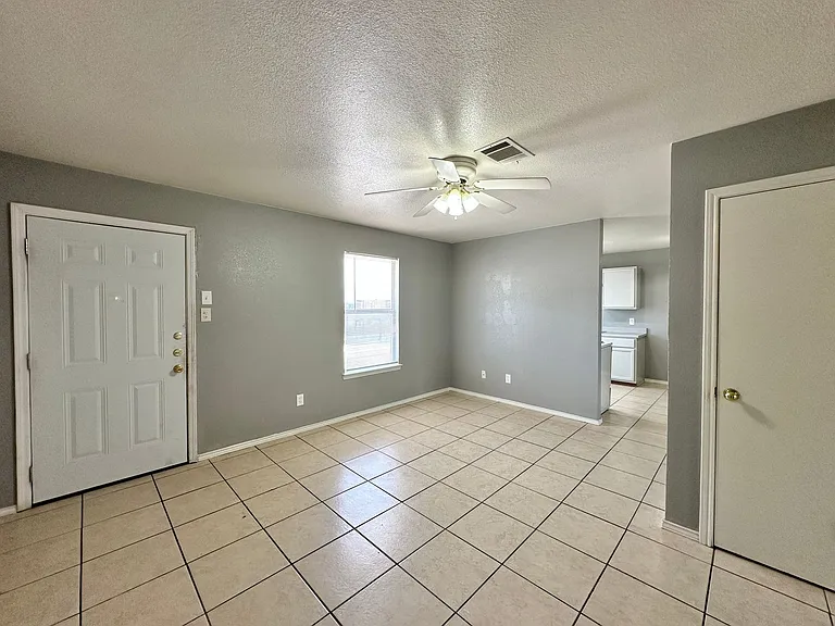 1704 Spring Rose Cir — Photo 42