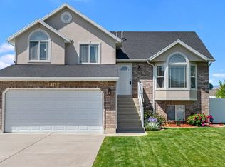 2402 W 2375 N, Clinton, UT 84015