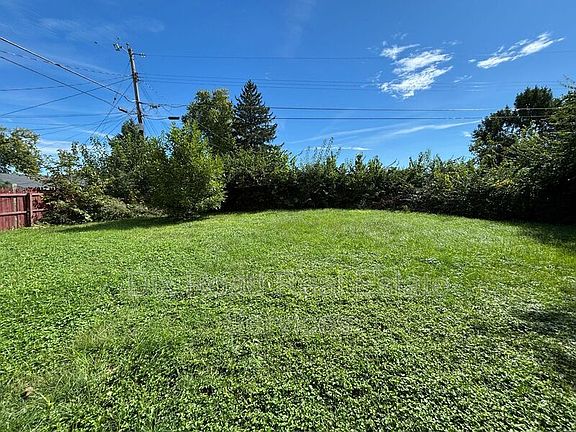 5th image of 28 Moore Dr