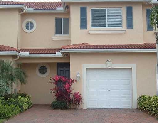 2nd image of 2806 S Evergreen Cir