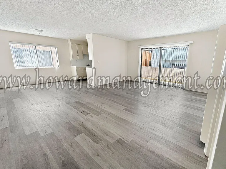 3637 Mentone — Photo 2