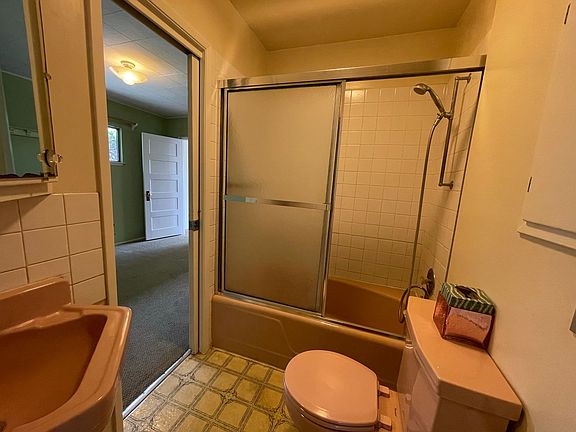 5th image of 3552 Bancroft St