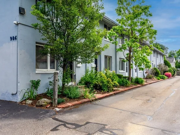 986 Washington St APT 8, Weymouth, MA 02189