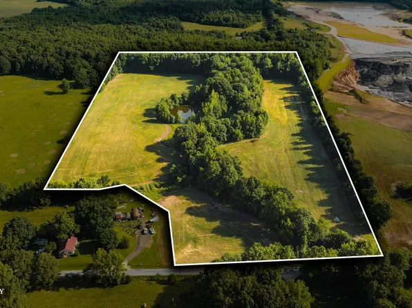 Will Young Rd, Greenfield, TN 38230