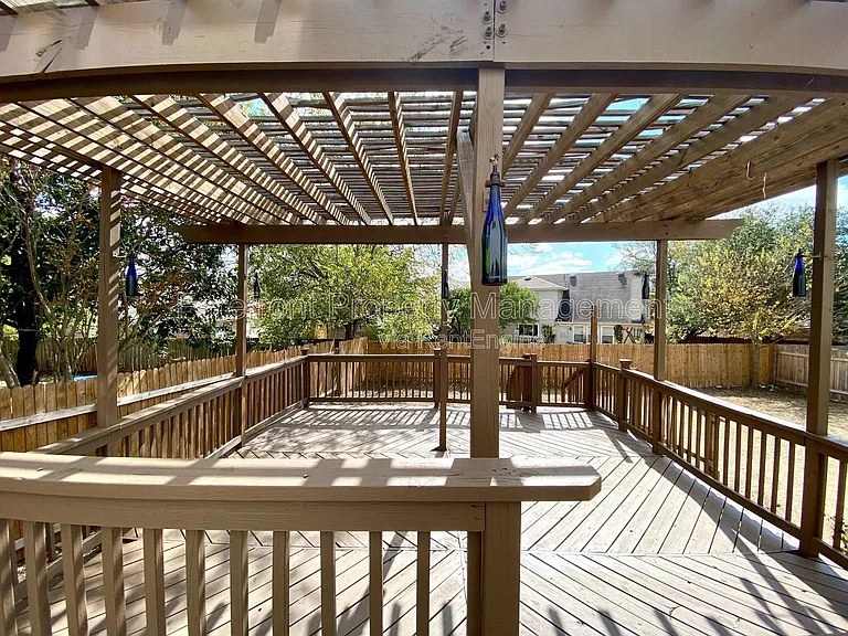 2510 Village Pkwy — Photo 8