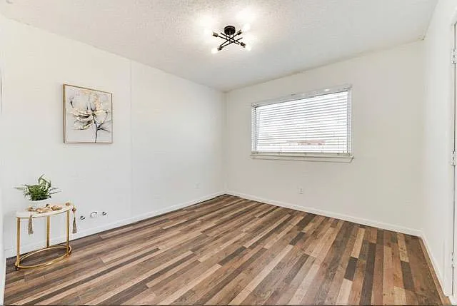12213 Sylvester Dr — Photo 35