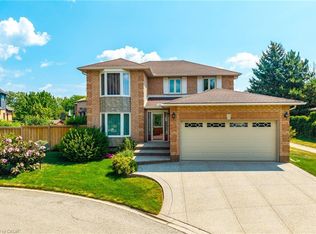 10 Shadowdale Dr, Stoney Creek, ON L8E 5E7