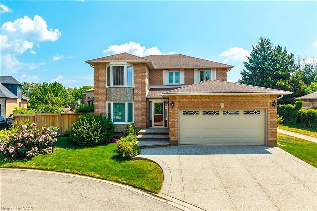 10 Shadowdale Dr photo 1