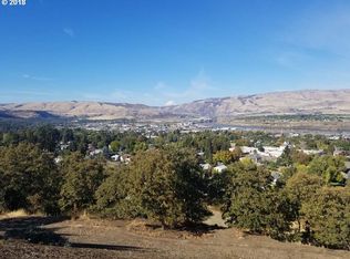 327 E Scenic Dr, The Dalles, OR 97058