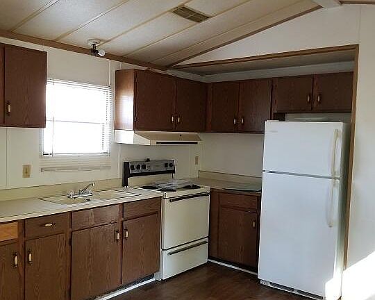 3rd image of 1464 Kenwood Rd