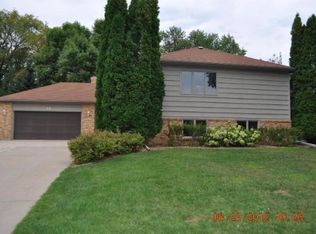 798 Sunset Dr, Eagan, MN 55123